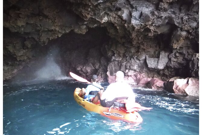 3.5 Hour Kailua-Kona Ocean Kayak and Snorkel Tour - Getting comfortable in the kayak