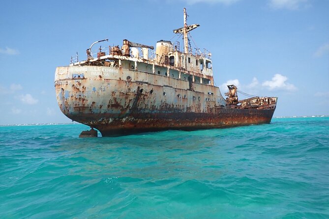 3HR Emerald reef snorkeling, iguana island and shipwreck tour - Little Water Cay brings wildlife and a fine beach
