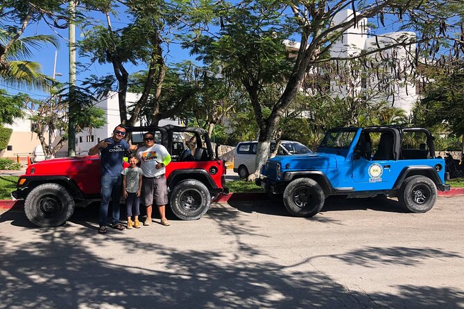 4-Hour Jeep and ATV Tour with Snorkel in Cozumel with Lunch - Lunch by the sea, with drinks included