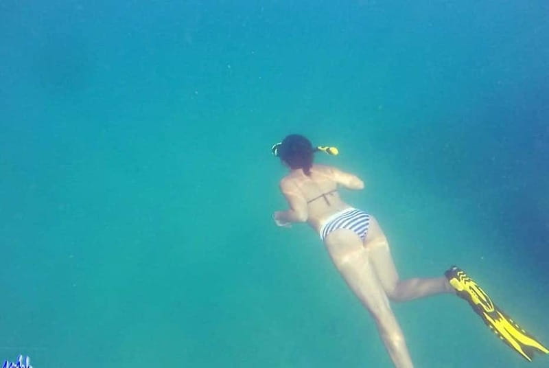 <em>4-Hour Roqueta Island Snorkeling, out of the Bay Experience – Key points to know before you book’ /></p>
<ul>
<li><strong>Rocky coves around Roqueta Island:</strong> Snorkel in the Bay of Acapulco, with fish and other sea life reported in the water.</li>
<li><strong>Patient instruction:</strong> Guides can work with non-swimmers and let confident snorkelers move at their own pace.</li>
<li><strong>Alex, Mario, and Juan:</strong> These guides are praised for friendly help, Acapulco stories, translation, and assistance in the water.</li>
<li><strong>Beach time included:</strong> You get time on the sand with broad views over the Pacific and Acapulco Bay.</li>
<li><strong>Lunch is an option:</strong> Choose the package with a typical Mexican meal if you want the day to include a restaurant stop.</li>
<li><strong>Flexible booking:</strong> You can cancel up to 24 hours before departure for a full refund and reserve now while paying later.</li>
</ul>
<h2>Crossing Acapulco Bay toward Roqueta Island</h2>
<p><img width="800" height="534" decoding="async" src=