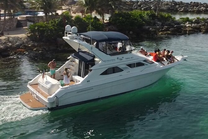 4 hours snorkel & beach tour - Private Yacht 47 ft - Fresh food, drinks, and the social side of the trip