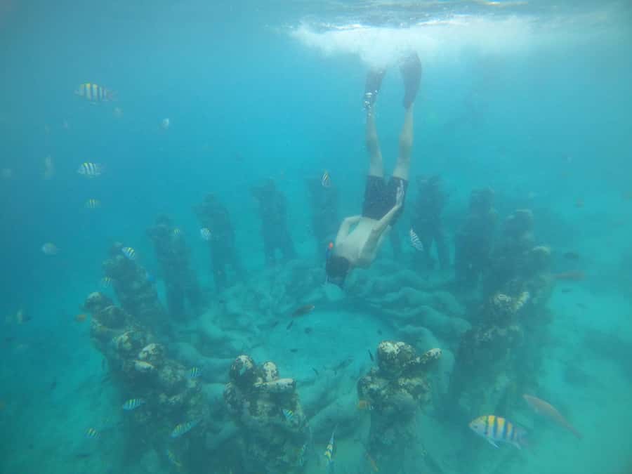 4 Hours Snorkeling 3 Gilis ( Trawangan,Meno, Gili air) - What the glass-bottom boat adds