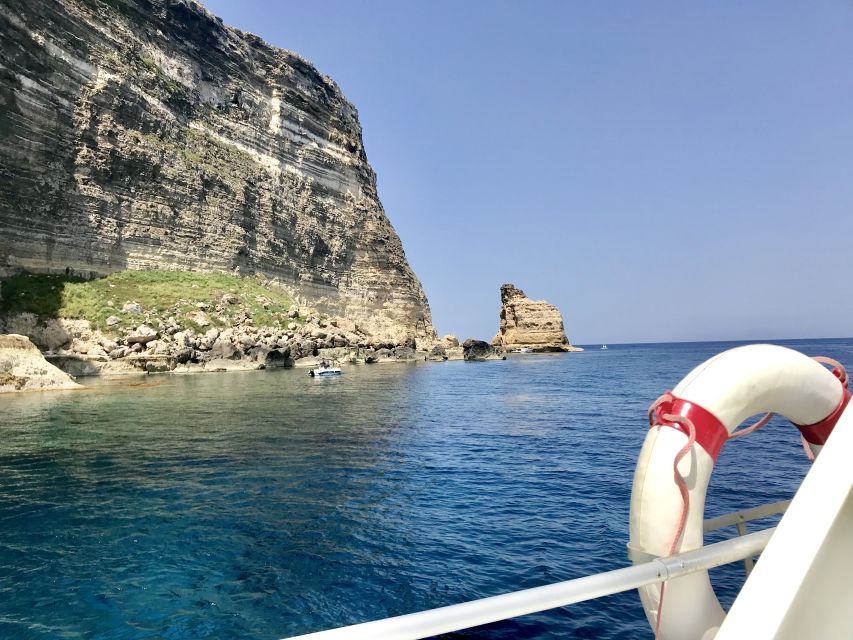 5 hours Lampedusa: Boat Tour with panino SUP e snorkeling - Why Lampedusa looks best from a boat
