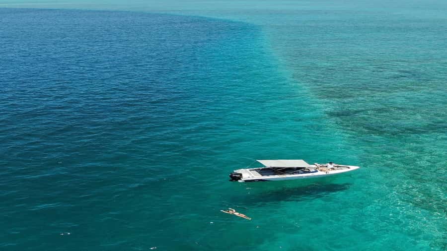 5 Islands All-Inclusive Speedboat w/Snorkeling Sea Turtle - Nine hours across Mauritius’s east coast