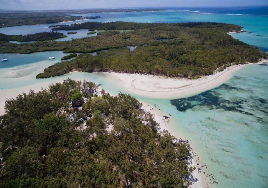 5 Islands Boat Trip, Snorkeling and Lunch on Ile aux Cerfs - What the $111 price really covers