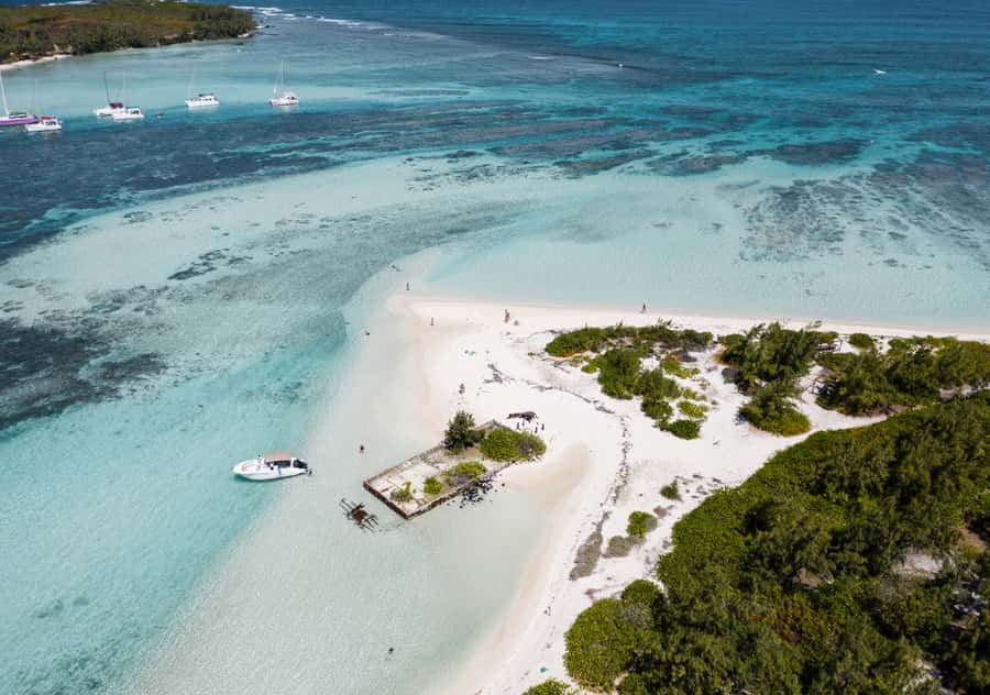 5 Islands Boat Trip, Snorkeling and Lunch on Ile aux Cerfs - Ile aux Cerfs, the day’s easiest pleasure