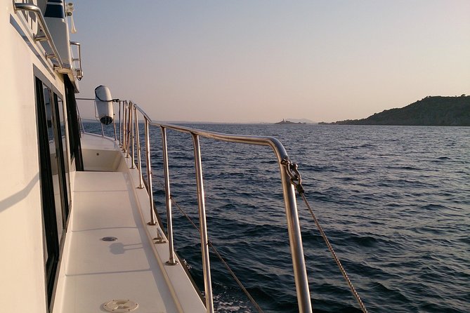 Alcudia 3hr Sunset Trip with Drinks, Tapas, SUP & Snorkel - How the crew shapes the evening