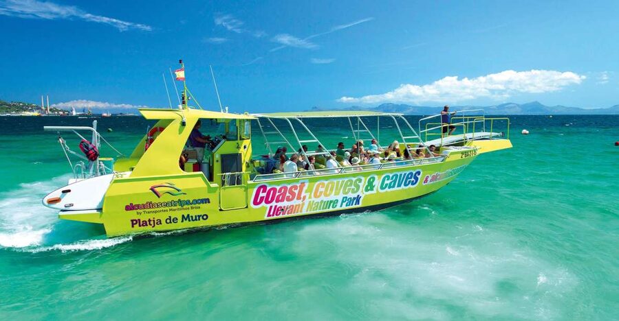 Alcudia: Caves & Coastline Boat Trip w/ Snorkelling - The crew and the mood on board