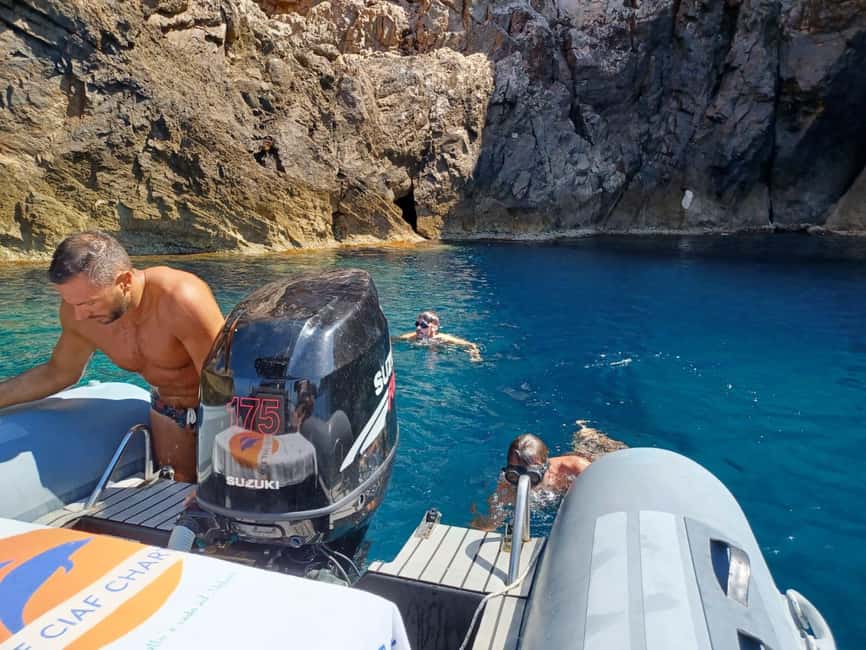 Alghero: Boat Tour and Snorkeling with Aperitif Porto Conte - The guide makes the difference