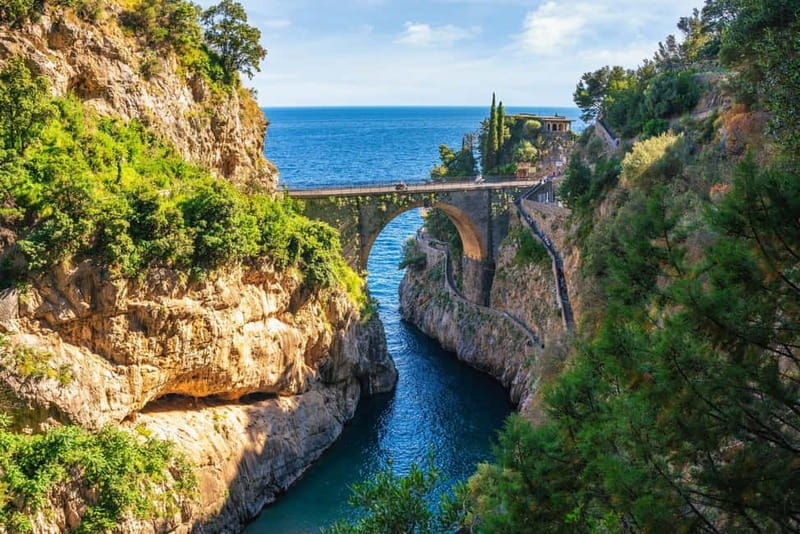 Amalfi: Boat Adventure Caves, Beaches, Snorkeling & Positano - The crew and onboard atmosphere