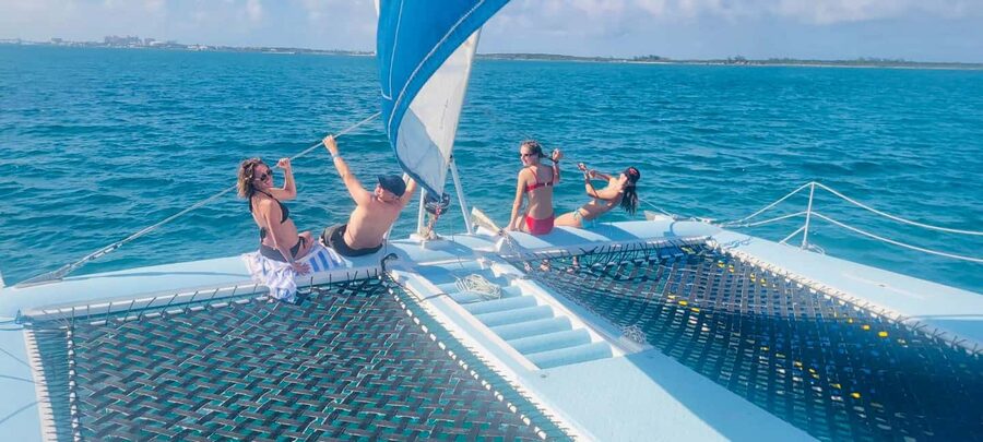 Bahamas: Swimming Pigs & Snorkeling Cruise with Lunch & Rum - The opening cruise takes you out of ordinary Nassau