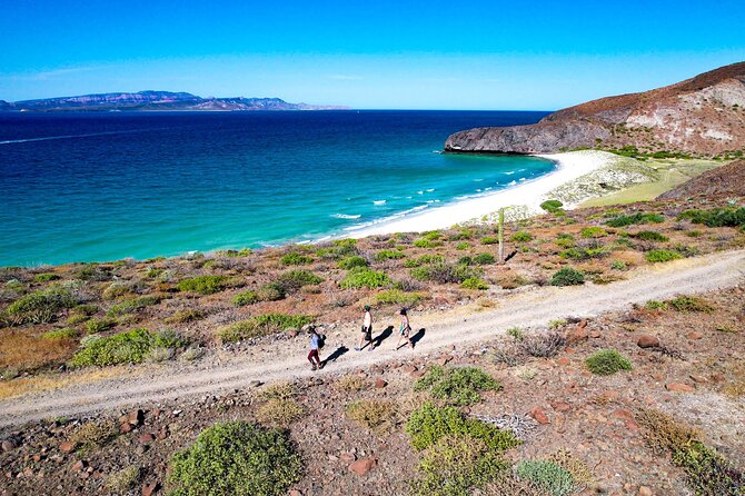 Balandra & Tecolote: hike, kayak and snorkel in paradise - Reaching Tecolote for lunch and a long rest