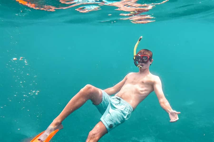 Bali: Blue Lagoon Beach Snorkeling Tour with Lunch - Lunch, lockers, and the practical comfort of Puri Rai