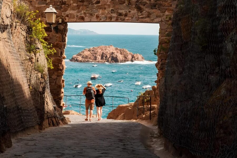 Barcelona: Costa Brava Kayak & Snorkeling Small Group Tour - Optional cliff jumps for an extra jolt