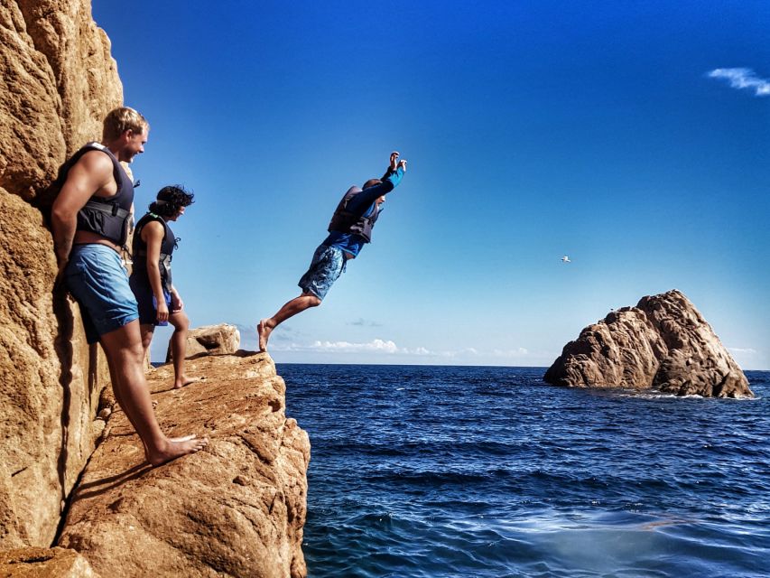 Barcelona: Costa Brava Tour with Kayak & Lagoon Snorkeling - From Plaça de Catalunya to the Costa Brava