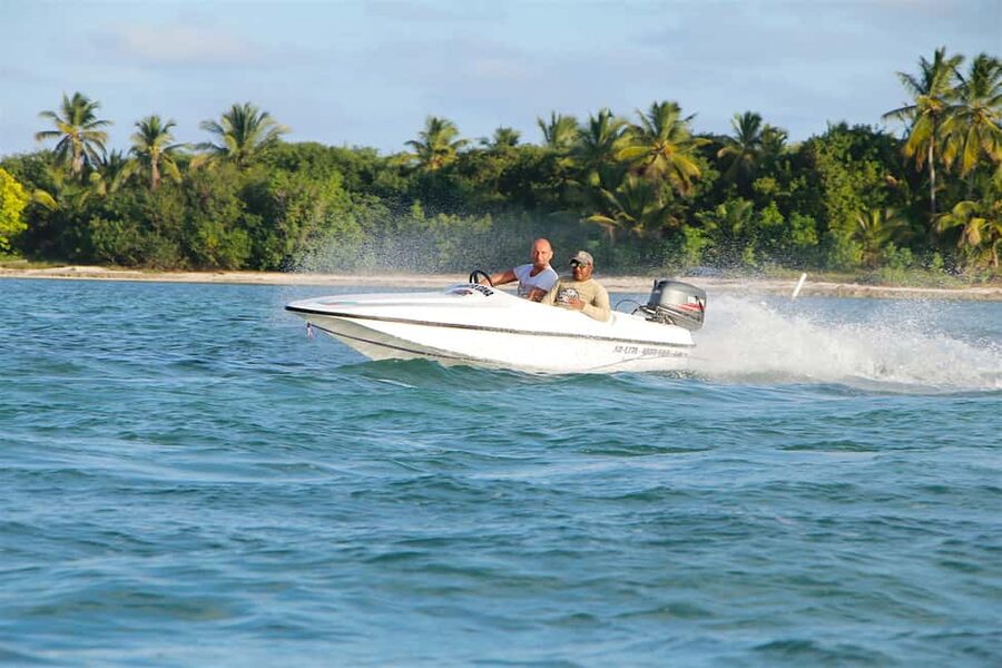 Bávaro: Speed Boat and Snorkeling Trip - Twenty-five minutes in Bávaro’s natural pool