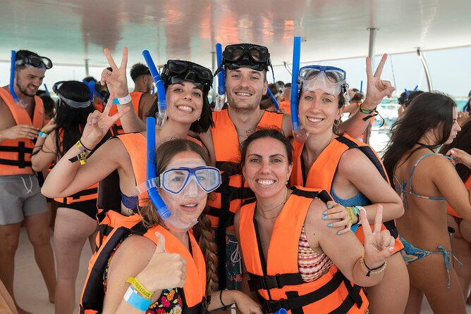 Best Catamaran Isla Mujeres tour with Open bar, lunch, snorkel - Who will enjoy this catamaran day