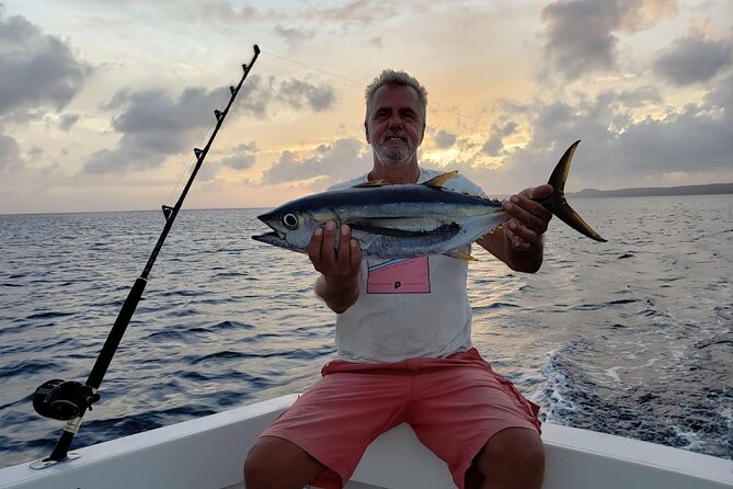 Big Game Fishing charter and Snorkeling trips Bonaire - Fishing for wahoo, tuna, and barracuda
