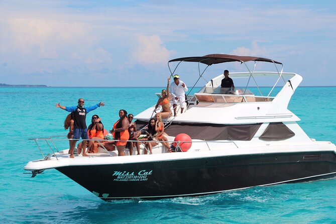 Big Yacht 48ft Rental up to 15 Pax snorkel - What the 2-hour Cancun Bay cruise includes