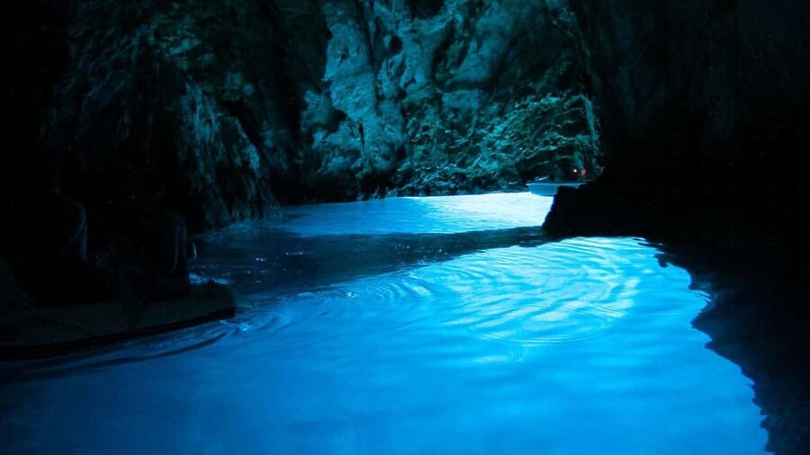 Blue Cave & Island-Hopping Tour with Snorkeling from Split - Hvar: 90 minutes for town, food, and a walk