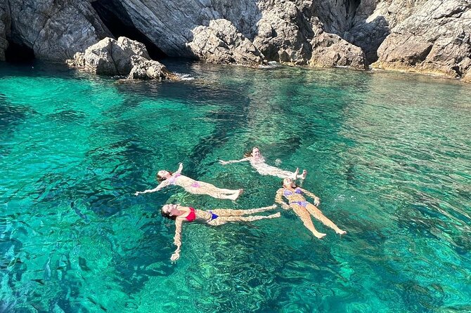 Blue & Green cave,Šunj beach - with drinks small group speedboat - The 90-minute pause at Sunj Beach