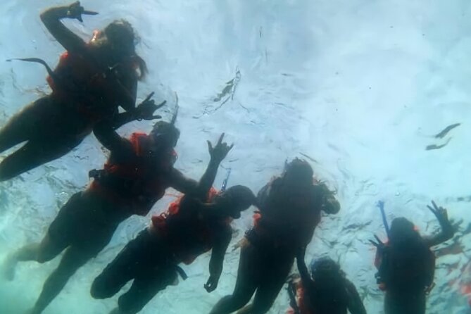 Boat and Snorkel Tour to 5 Islands of Los Arcos - Mismaloya beach and the panga ride