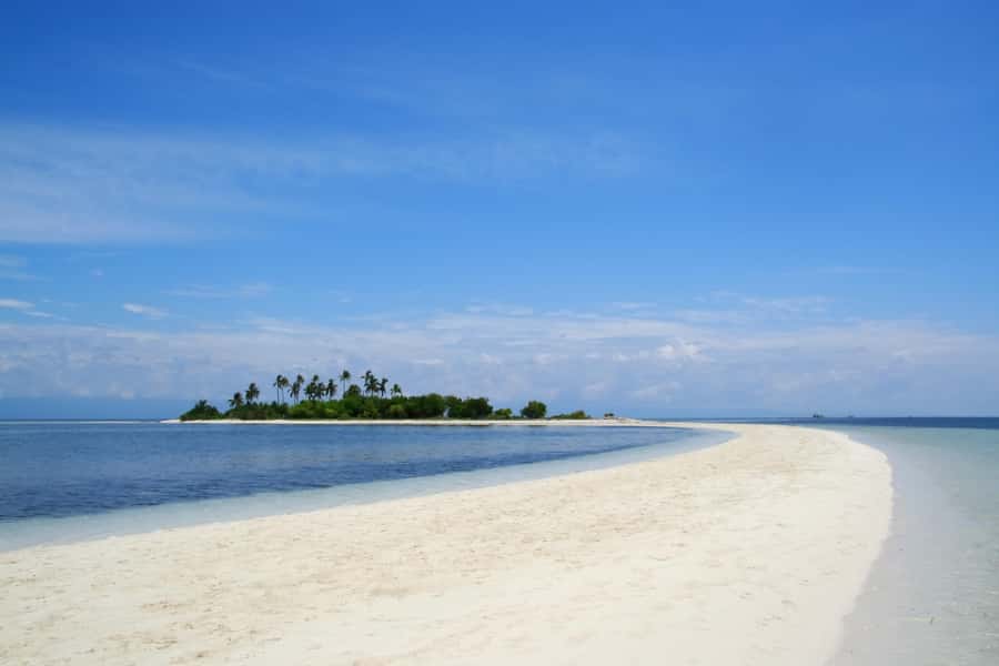 Bohol: Private Balicasag Tour with extra snorkeling time - Arriving at Balicasag around 8:45 AM