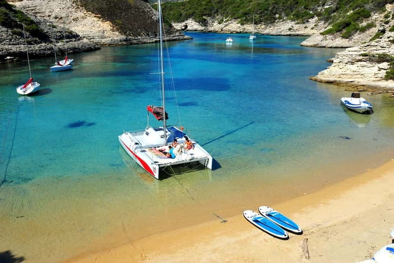 Bonifacio: Catamaran trip with snorkeling at the Lavezzi Islands - Piantarella Beach is the launch point