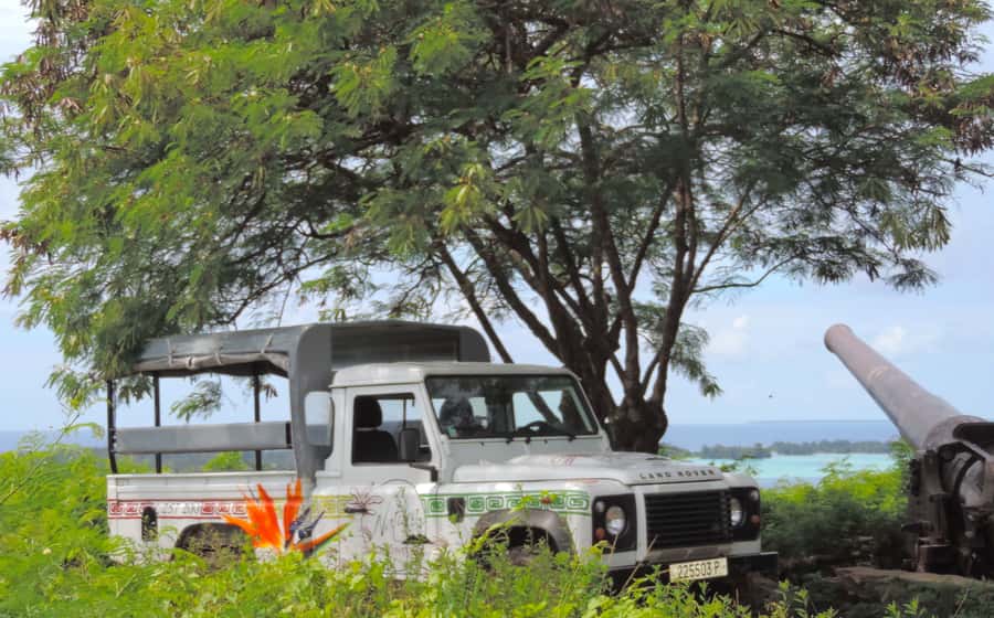 Bora Bora by Land and Sea: 4WD Safari and Snorkel - Bora Bora from mountain road to coral garden