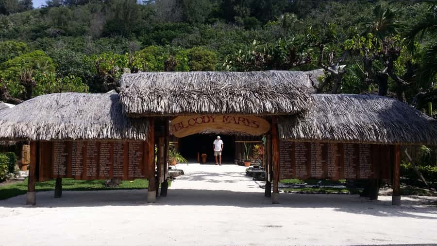 Bora Bora by Land and Sea: 4WD Safari and Snorkel - The 4WD circuit and Bora Bora’s high viewpoints