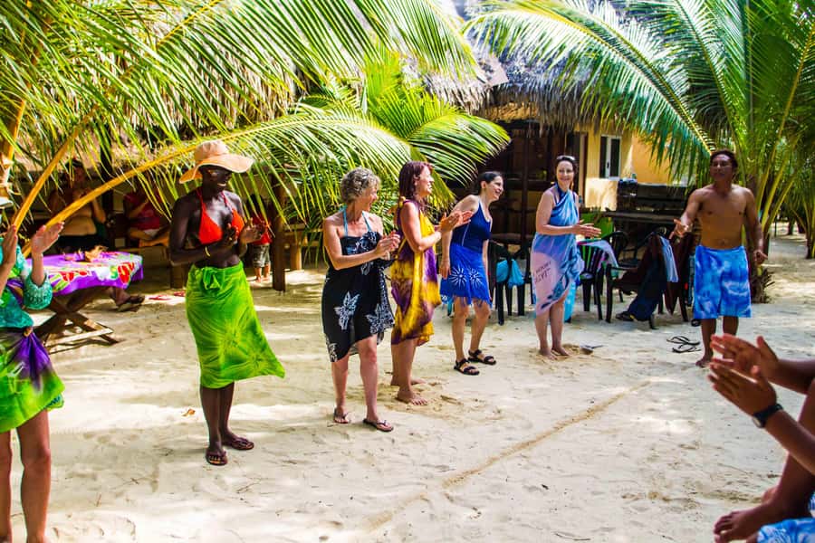 Bora Bora: Full-Day Lagoon Snorkelling Tour - How the timing works across seven hours