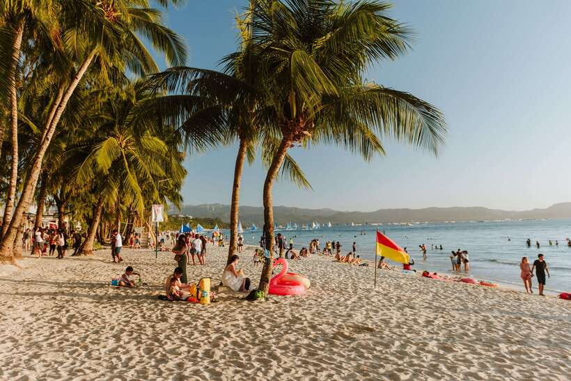 Boracay: Island and Beach-Hopping Boat Tour with Snorkeling - What this Boracay boat day is really like