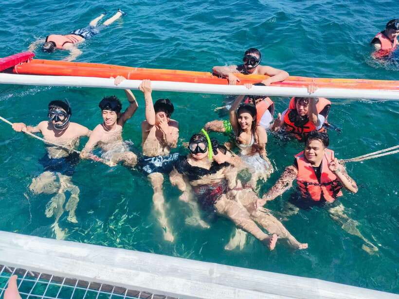 Boracay: Island Hopping with Snorkeling and Crystal Cove - Snorkeling with a little extra support