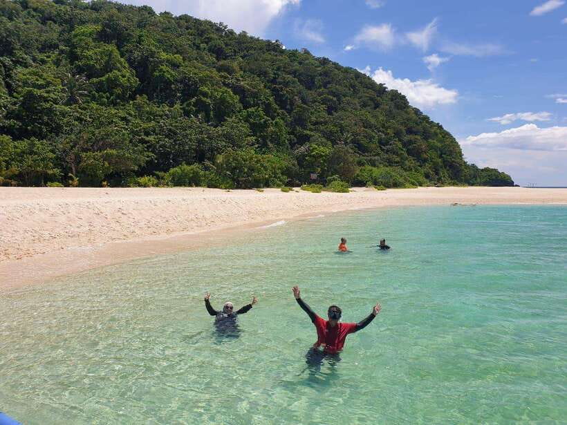 Boracay: Private Island Hopping & Snorkeling Tour - A private Boracay boat day with room to change plans