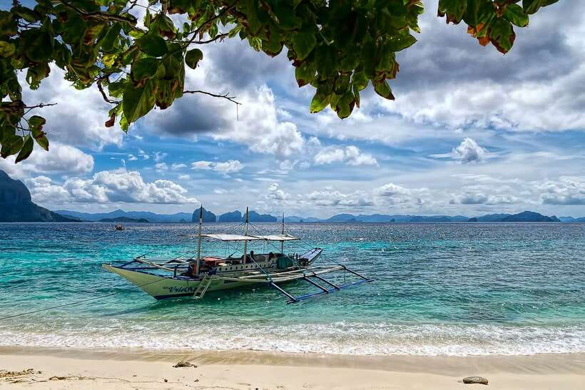 Boracay: Private Island Hopping & Snorkeling Tour - Coral Garden and Crocodile Island for the best water time