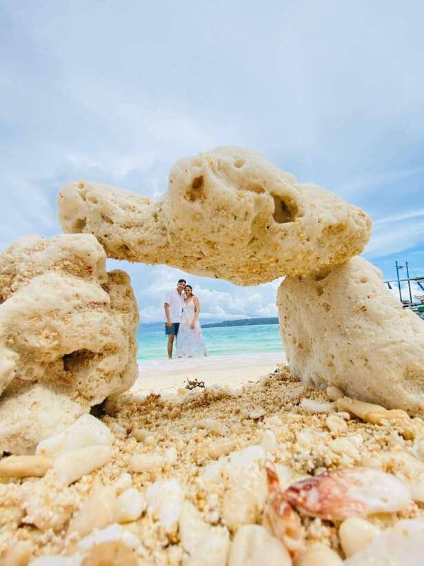Boracay: Private Island Hopping & Snorkeling Tour - Lunch at a local restaurant breaks up the boat ride