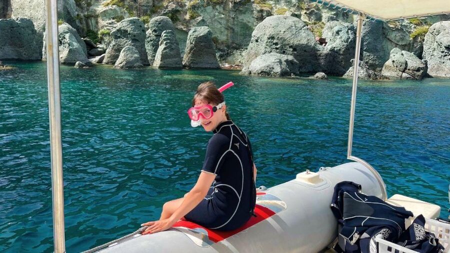 Bosa: Snorkeling Tour of the Coastline Coves - Riding the 8-metre dinghy along the coast