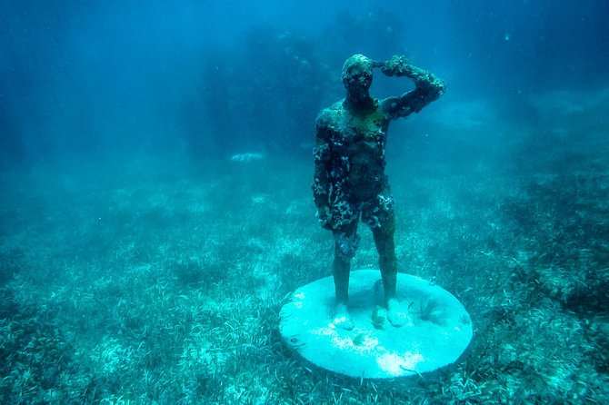 Breathtaking experience driving a speedboat in Cancun with Snorkeling included - Guides and the human side of the trip