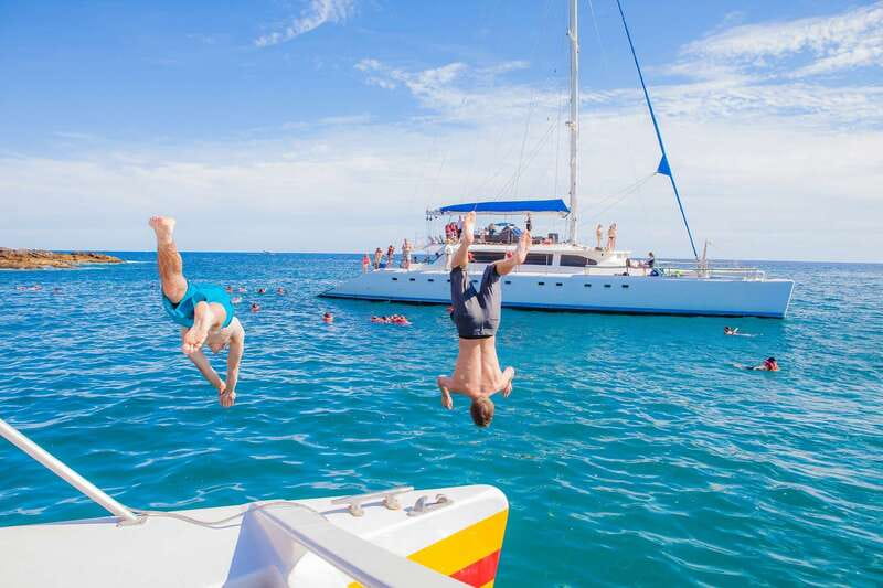 Cabo Catamaran Snorkel: Arch & Santa Maria, Open Bar, Snacks - The Arch photo stop and Land’s End views