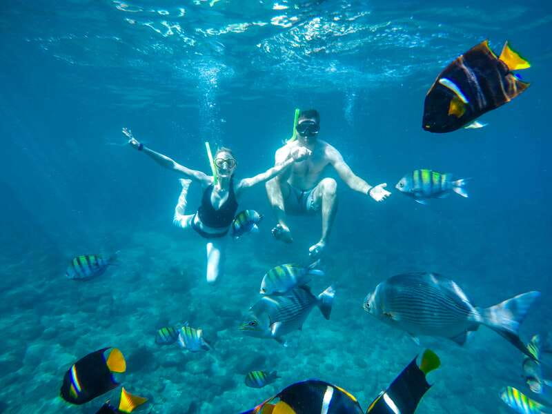 Cabo Catamaran Snorkel: Arch & Santa Maria, Open Bar, Snacks - Cruising past El Medano Beach and Lovers Beach