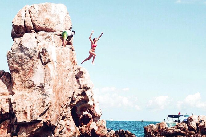 Cabo San Lucas Arch Boat Tour and Snorkeling at Pelican Rock - Lovers Beach gives you 30 minutes of shore time
