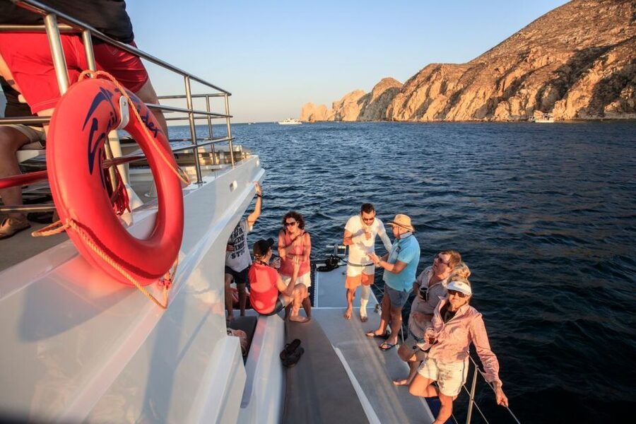 Cabo San Lucas: Snorkel, Lunch and Sail Experience - How the schedule fits into your day