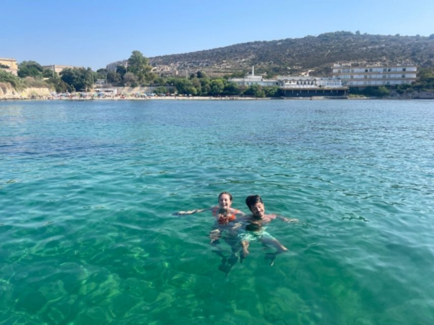 Cagliari: Boat Tour snorkeling Sella con con aperitivo - Meeting at Su Siccu before the 10:00 departure