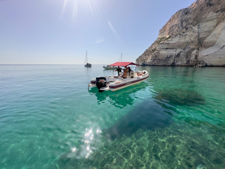Cagliari: Boat Tour snorkeling Sella con con aperitivo - A fast ride across the Gulf of Angels