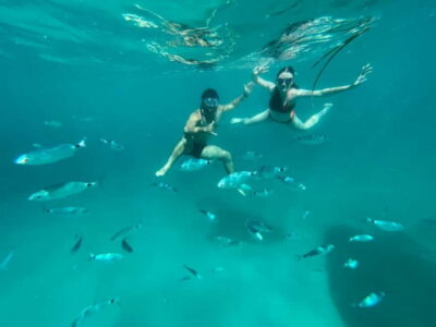 Cagliari: Boat Tour with 4 Swim Stops, Snorkeling & Prosecco