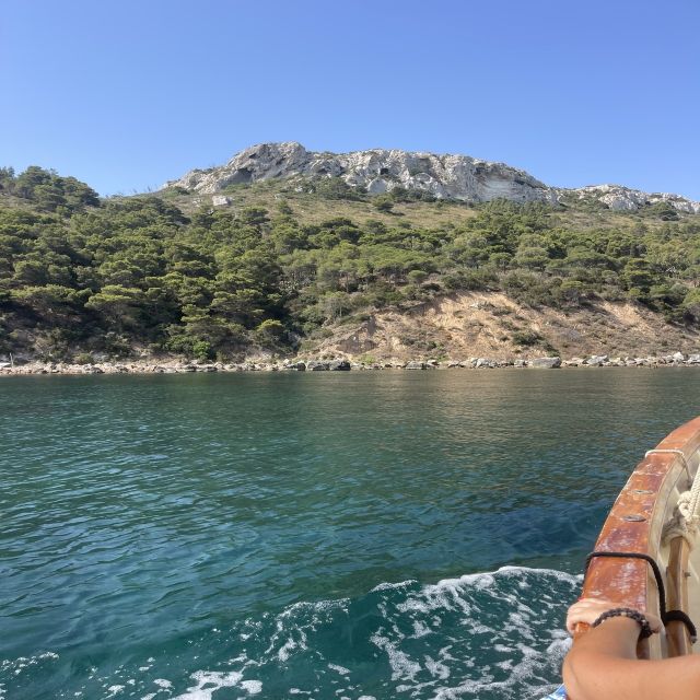 Cagliari: Boat Tour with Swim Stops, Snorkeling, & Aperitif - The small boat is the real value