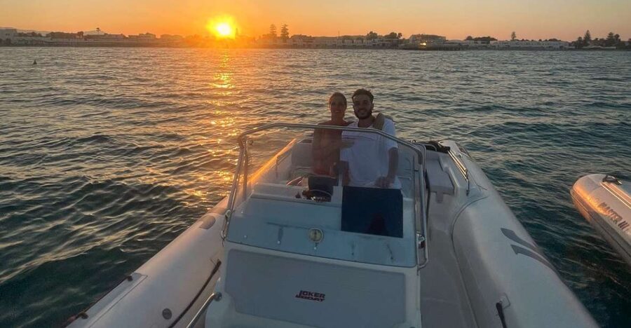 Cagliari: tour Sunset snorkeling con aperitivo - The fast ride across the Gulf of Angels