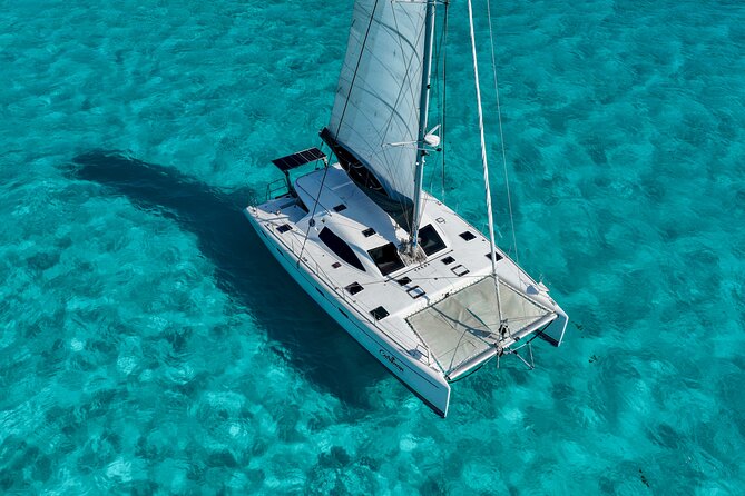 Cancun Catamaran: Isla Mujeres, Snorkeling, Drinks & Buffet Lunch - Snorkeling from the boat