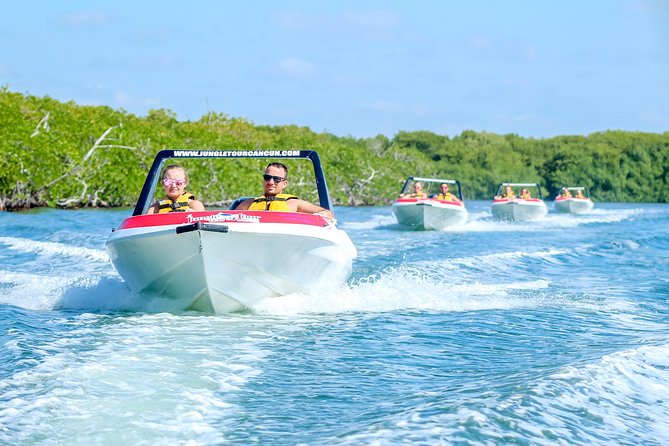 Cancun speedboat and snorkel tour: shared speedboat - A fast start through Nichupte Lagoon