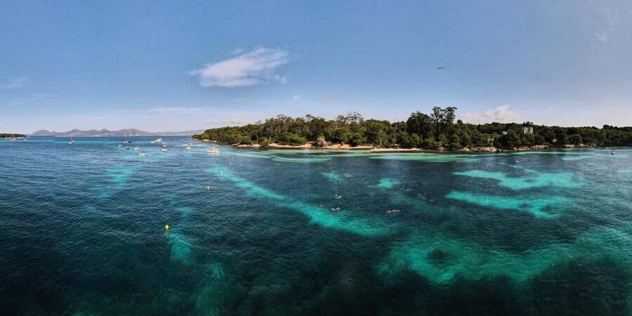 Cap d'Antibes: Kayak adventure and snorkeling, picnic or aperitif - The Bay of Billionaires and its famous villas